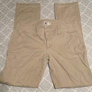 American Eagle Twill pants. Low rise, straight leg.